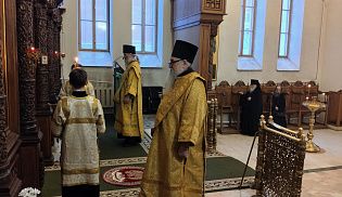 Епископ Алатырский и Порецкий Феодосий в день памяти святителя Спиридона Тримифунтского совершил Божественную Литургию в Свято-Троицком мужском монастыре города Алатырь