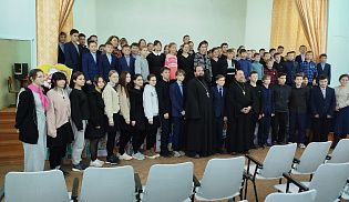 «Пути богопознания»: в гости к школьникам пришли священники