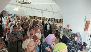 В храме Усекновения главы Иоанна Предтечи города Алатырь было совершенно богослужение по случаю Престольного праздника