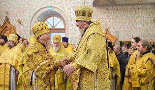 Управляющий Алатырской епархией сослужил за Божественной Литургией митрополиту Чебоксарскому и Чувашскому Савватию в храме Новомучеников и Исповедников Российских города Чебоксары в годовщину архиерейской хиротонии главы Чувашской митрополии