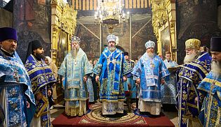 Управляющий Алатырской епархией в праздник Покрова Пресвятой Богородицы сослужил за Божественной литургией митрополиту Чебоксарскому и Чувашскому Савватию в Введенском кафедральном соборе города Чебоксары