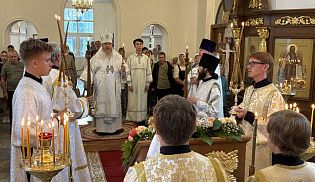 Епископ Алатырский и Батыревский Феодосий в праздник Преображения Господня совершил Божественную Литургию в Иверском кафедральном храме города Алатырь