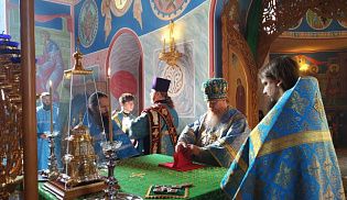 Епископ Алатырский и Порецкий Феодосий в праздник Сретения Владимирской иконы Божией Матери совершил Божественную Литургию в Свято-Троицком мужском монастыре города Алатырь