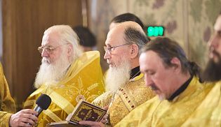 Управляющий Алатырской епархией сослужил за Божественной Литургией митрополиту Чебоксарскому и Чувашскому Савватию в храме Новомучеников и Исповедников Российских города Чебоксары в годовщину архиерейской хиротонии главы Чувашской митрополии