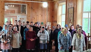 Епископ Алатырский и Порецкий Феодосий в праздник святого апостола Иоанна Богослова совершил Божественную Литургию в храме в честь святителя Николая Чудотворца села Чепкас-Никольское