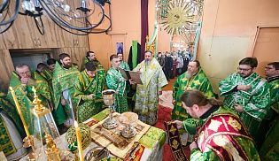 Епископ Алатырский и Порецкий Феодосий сослужил за Божественной литургией митрополиту Чебоксарскому и Чувашскому Савватию в храме честь святого благоверного князя Александра Невского села Батырево