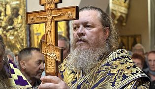 Епископ Алатырский и Батыревский Феодосий возглавил Престольные торжества в храме Воздвижения Креста Господня города Алатырь