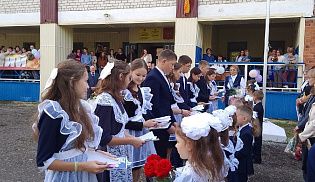 Священник принял участие в школьной линейке в селе Хормалы
