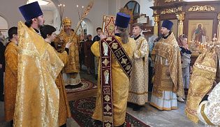 Управляющий Алатырской епархией в Неделю Всех святых, в земле Русской просиявших совершил Божественную Литургию в в кафедральном храме в честь Иверской иконы Божией Матери города Алатырь