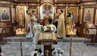 Управляющий Алатырской епархией в Неделю 29-ю по Пятидесятнице совершил Божественную Литургию в кафедральном храме в честь Иверской иконы Божией Матери города Алатырь