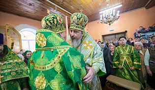 Епископ Алатырский и Порецкий Феодосий сослужил за Божественной литургией митрополиту Чебоксарскому и Чувашскому Савватию в храме честь святого благоверного князя Александра Невского села Батырево