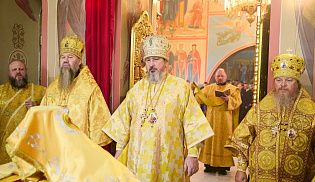 Епископ Алатырский и Порецкий Феодосий в в Неделю 19-ю по Пятидесятнице сослужил за Божественной литургией митрополиту Чебоксарскому и Чувашскому Савватию в храме в честь Казанской иконы Божией Матери города Козловка