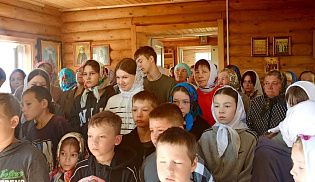 Школьники деревни Карабай-Шемурша пришли в храм для молитвы перед началом учебного года