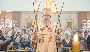 Управляющий Алатырской епархией в пятую Неделю по Пятидесятнице сослужил митрополиту Чебоксарскому и Чувашскому Савватию за Божественной Литургией в кафедральном храме святителя Николая Чудотворца города Канаш