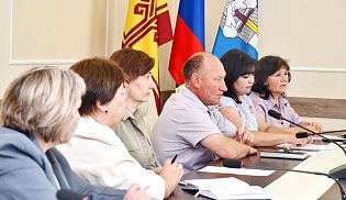 Участие благочинного Батыревского округа в заседании Совета по межнациональным и межконфессиональным отношениям