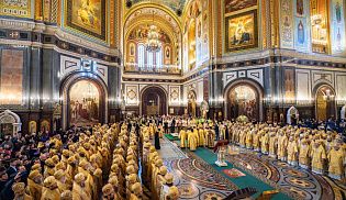 В 17-ю годовщину интронизации Святейшего Патриарха Московского и всея Руси Кирилла, в кафедральном соборном Храме Христа Спасителя в Москве была совершена Божественная литургия