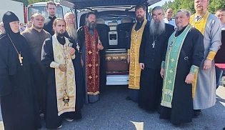 Духовенство и верующие Батыревского благочиния совершили паломническую поездку к мощам святителя Николая Чудотворца