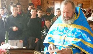 Школьники деревни Карабай-Шемурша пришли в храм для молитвы перед началом учебного года