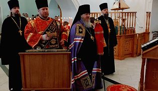 Управляющий Алтырской епархией в Неделю Антипахси совершил Божественную Литургию в Киево-Николаевском Новодевичьем монастыре города Алатырь