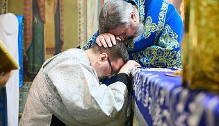 Епископ Алатырский и Порецкий Феодосий сослужил за Божественной литургией митрополиту Чебоксарскому и Чувашскому Савватию в Престольный праздник кафедрального собора в честь Введения во храм Пресвятой Богородицы города Чебоксары