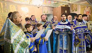 Епископ Алатырский и Порецкий Феодосий сослужил за Божественной литургией митрополиту Чебоксарскому и Чувашскому Савватию в Престольный праздник кафедрального собора в честь Введения во храм Пресвятой Богородицы города Чебоксары