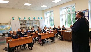 В Батыревском благочинии прошли встречи священника со школьниками в рамках «Разговоров о важном»