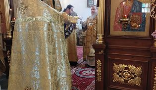 Епископ Алатырский и Порецкий Феодосий в четвертую Неделю по Пятидесятнице совершил Божественную Литургию в кафедральном храме в честь Иверской иконы Божией Матери города Алатырь
