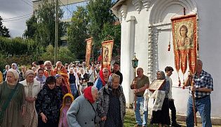 В храме Усекновения главы Иоанна Предтечи города Алатырь было совершенно богослужение по случаю Престольного праздника