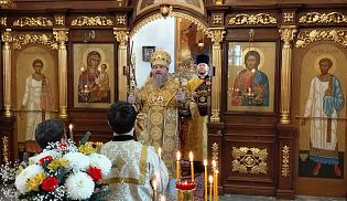 Управляющий Алатырской епархией в Неделю 28-ю по Пятидесятнице совершил Божественную Литургию в кафедральном храме в честь Иверской иконы Божией Матери города Алатырь