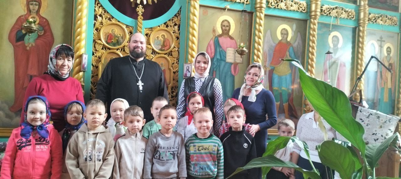 Воспитанники детского сада посетили храм святого Александра Невского села Батырево Воспитанники детского сада посетили храм святого Александра Невского села Батырево