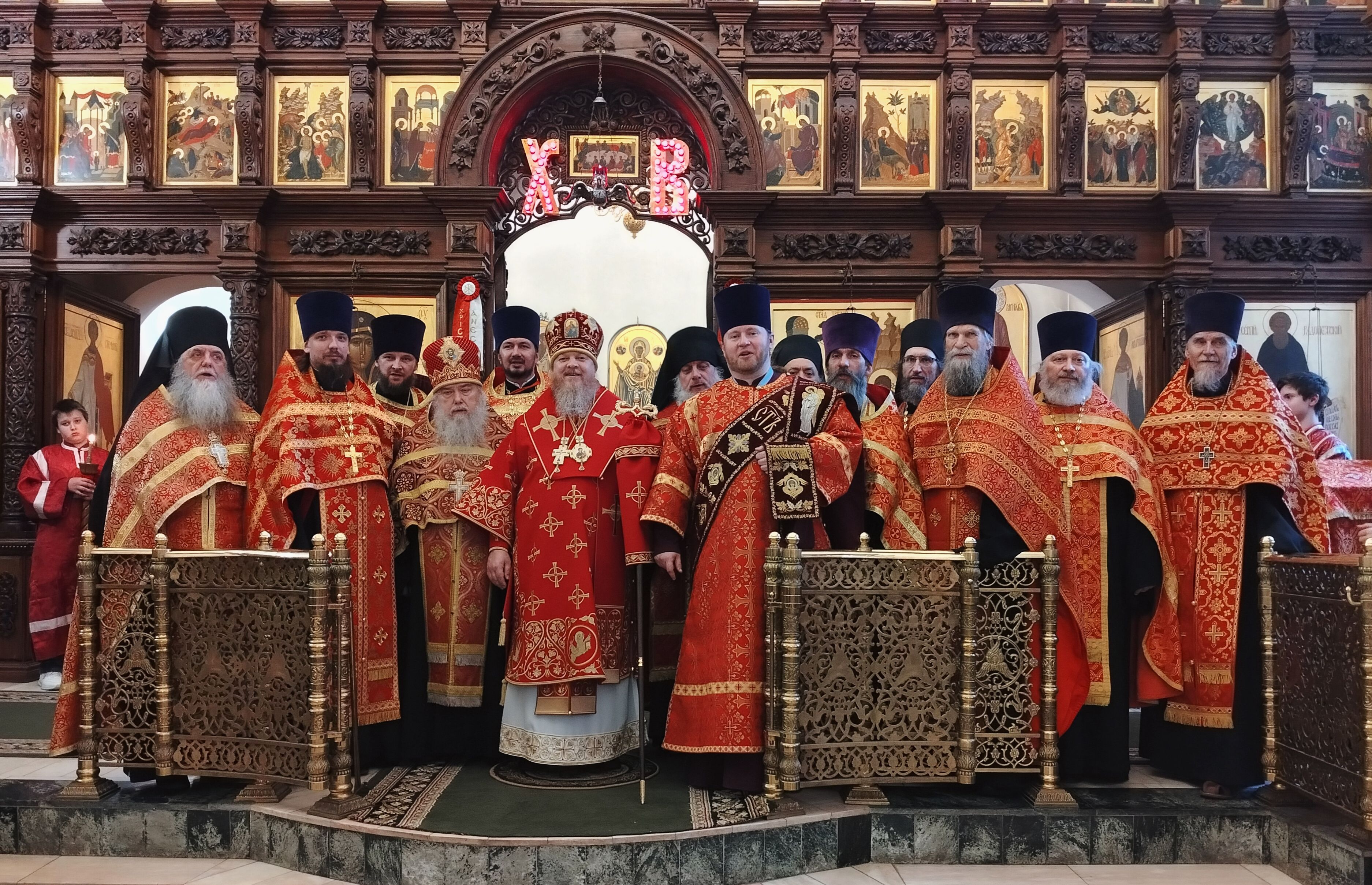 Управляющий Алатырской епархией в праздник Светлого Христова Воскресения совершил Великую Вечерню в Свято-Троицком мужском монастыре города Алатырь Управляющий Алатырской епархией в праздник Светлого Христова Воскресения совершил Великую Вечерню в Свято-Троицком мужском монастыре города Алатырь
