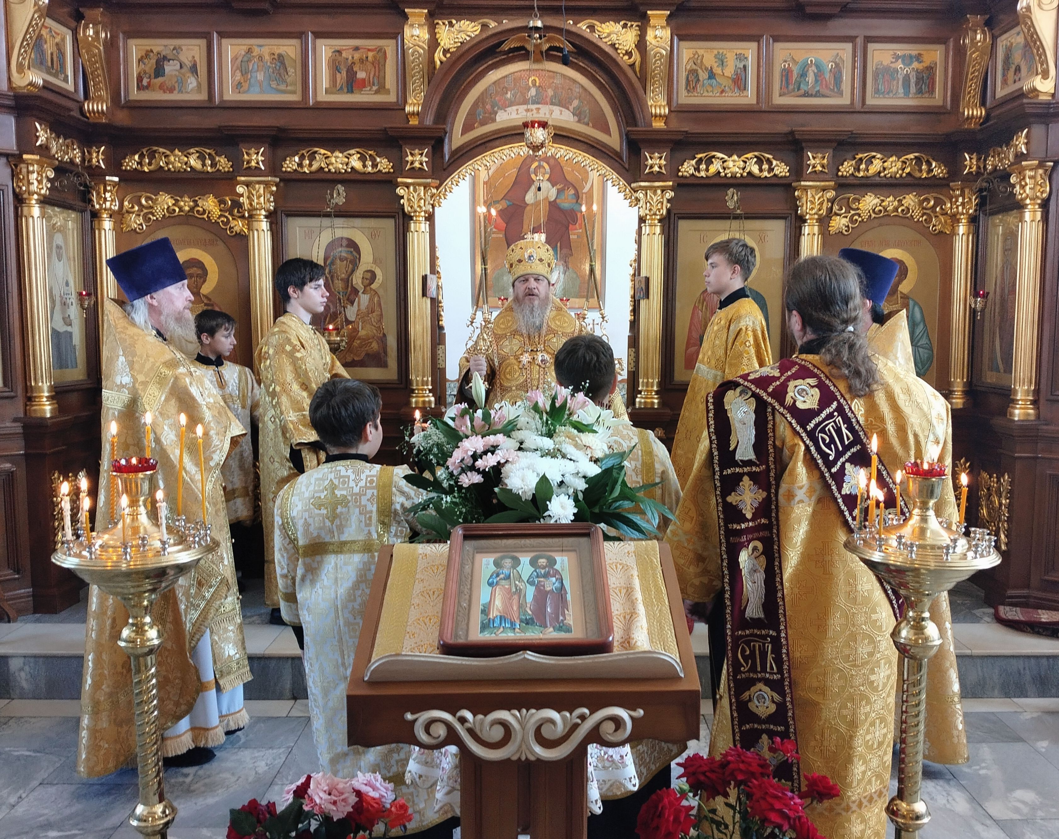 Управляющий Алатырской епархией в день памяти святых апостолов Петра и Павла совершил Божественную Литургию в кафедральном храме в честь Иверской иконы Божией Матери города Алатырь  Управляющий Алатырской епархией в день памяти святых апостолов Петра и Павла совершил Божественную Литургию в кафедральном храме в честь Иверской иконы Божией Матери города Алатырь