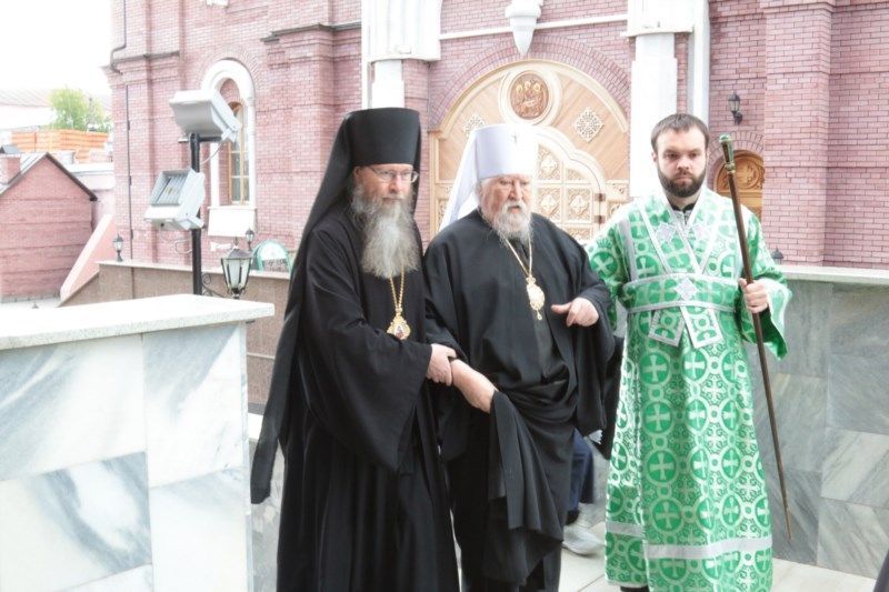 Божественная Литургия в День Святаго Духа в Свято-Троицком мужском монастыре г.Алатырь Алатырской епархии Божественная Литургия в День Святаго Духа в Свято-Троицком мужском монастыре г.Алатырь Алатырской епархии
