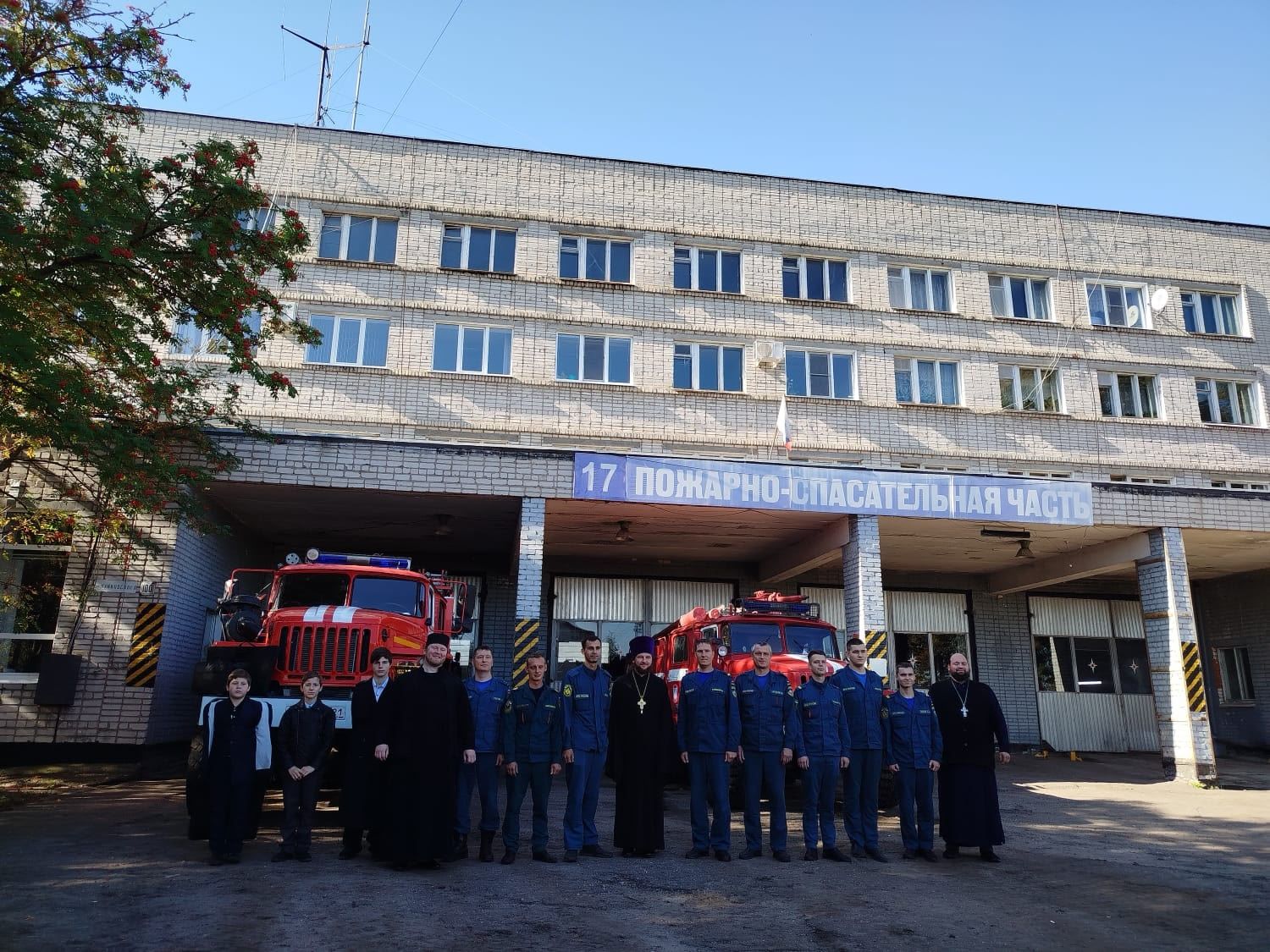В пожарных частях города Алатырь и села Батырево были совершены праздничные молебны В пожарных частях города Алатырь и села Батырево были совершены праздничные молебны