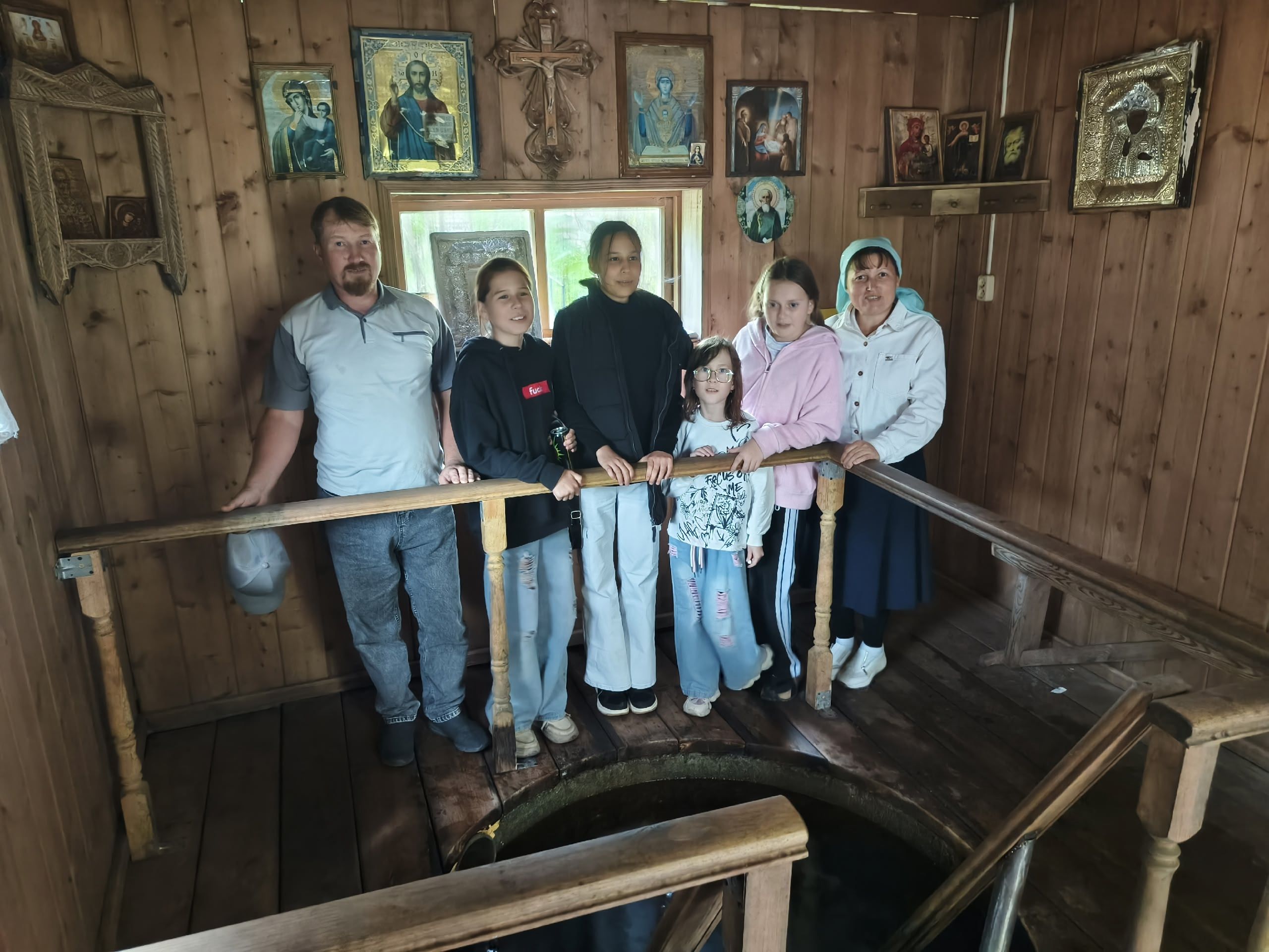 Паломническая поездка воспитанников Воскресной школы по святым источникам Паломническая поездка воспитанников Воскресной школы по святым источникам