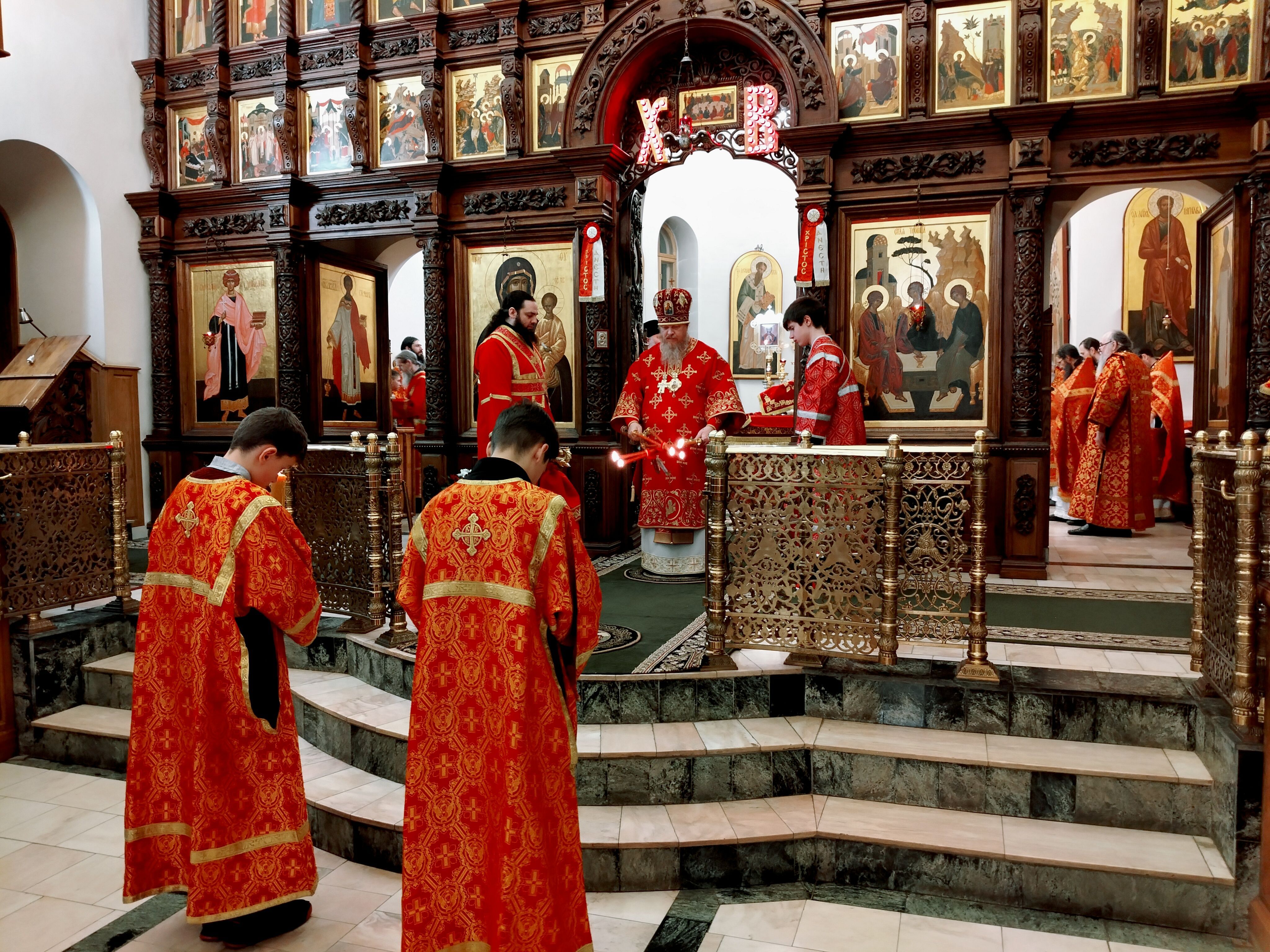 Епископ Алатырский и Порецкий Феодосий в Светлый праздник Пасхи совершил Божественную Литургию в Свято-Троицком мужском монастыре города Алатырь Епископ Алатырский и Порецкий Феодосий в Светлый праздник Пасхи совершил Божественную Литургию в Свято-Троицком мужском монастыре города Алатырь