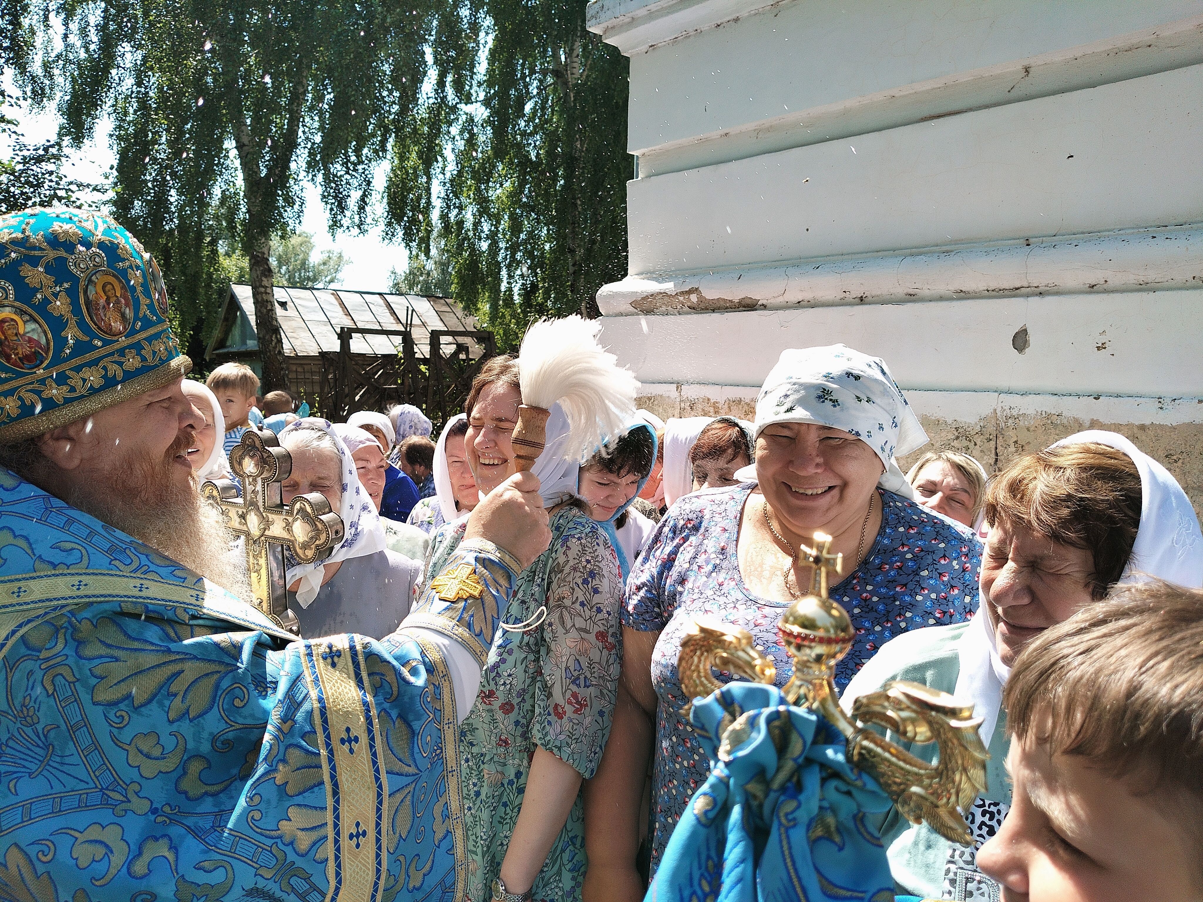 Епископ Алатырский и Порецкий Феодосий в праздник " Тихвинской" иконы Божией Матери возглавил Престольные торжества в Богоявленском храме села Козловка Епископ Алатырский и Порецкий Феодосий в праздник " Тихвинской" иконы Божией Матери возглавил Престольные торжества в Богоявленском храме села Козловка