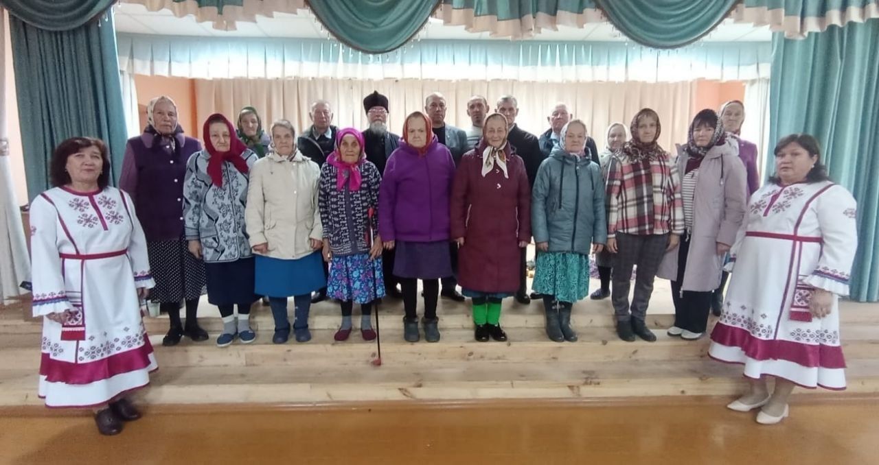 Международный день пожилых людей: священники поздравили старшее поколение Международный день пожилых людей: священники поздравили старшее поколение