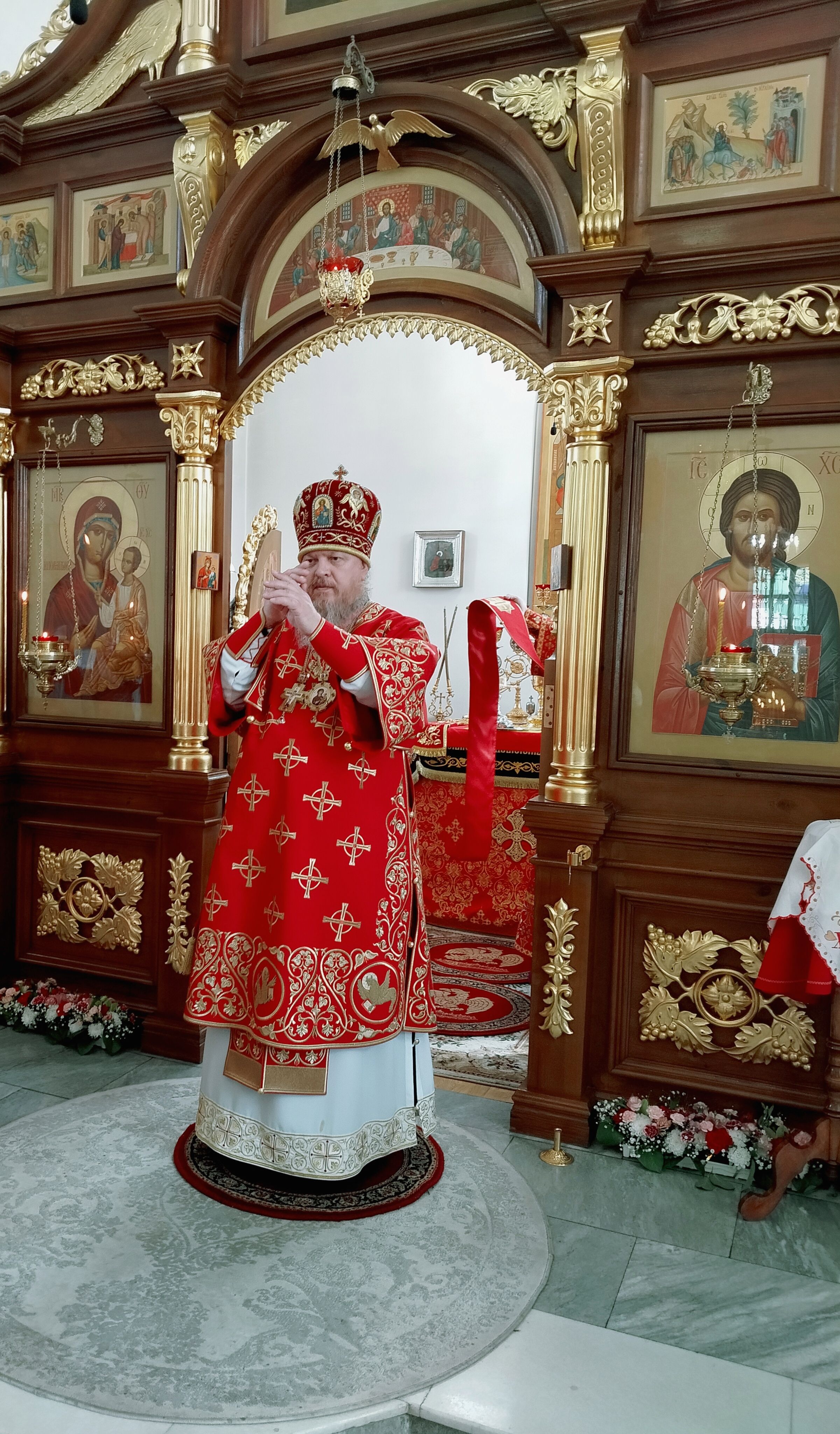 Управляющий Алатырской епархией в Светлый Вторник, в день празднования Иверского образа Божией Матери, совершил Божественную Литургию в кафедральном храме в честь Иверской иконы Божией Матери города Алатырь Управляющий Алатырской епархией в Светлый Вторник, в день празднования Иверского образа Божией Матери, совершил Божественную Литургию в кафедральном храме в честь Иверской иконы Божией Матери города Алатырь