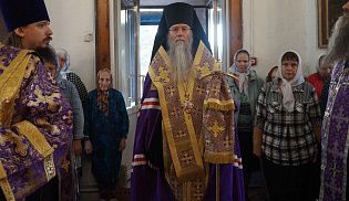 27 сентября 2023 г., в праздник Воздвижения Честного и Животворящего Креста Господня епископ Алатырский и Порецкий Феодор совершил Божественную Литургию в храме Воздвижения Креста Господня г. Алатырь