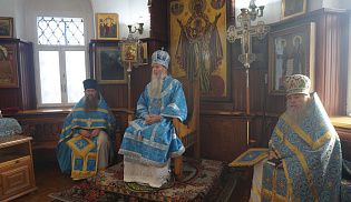 В праздник Рождества Пресвятой Владычицы нашей Богородицы и Приснодевы Марии епископ Алатырский и Порецкий Феодор совершил Божественную Литургию в храме Рождества Пресвятой Богородицы г. Алатырь
