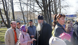 Пасхальные гуляния в Алатыре в 2023 году прошли по благословению епископа Алатырского и Порецкого Феодора