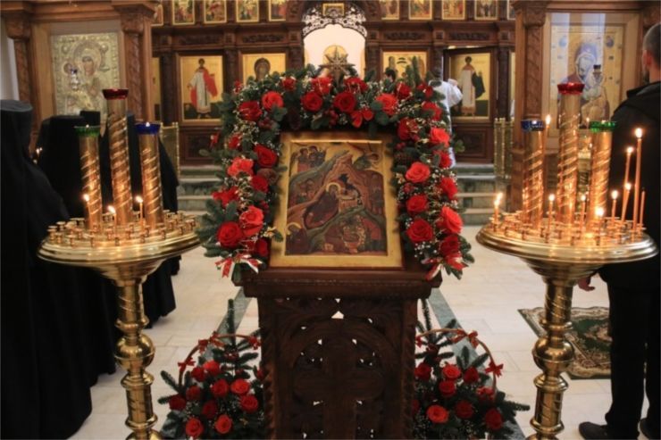 Великая Рождественская вечерня и утреня в Свято-Троицком мужском монастыре г. Алатырь Великая Рождественская вечерня и утреня в Свято-Троицком мужском монастыре г. Алатырь