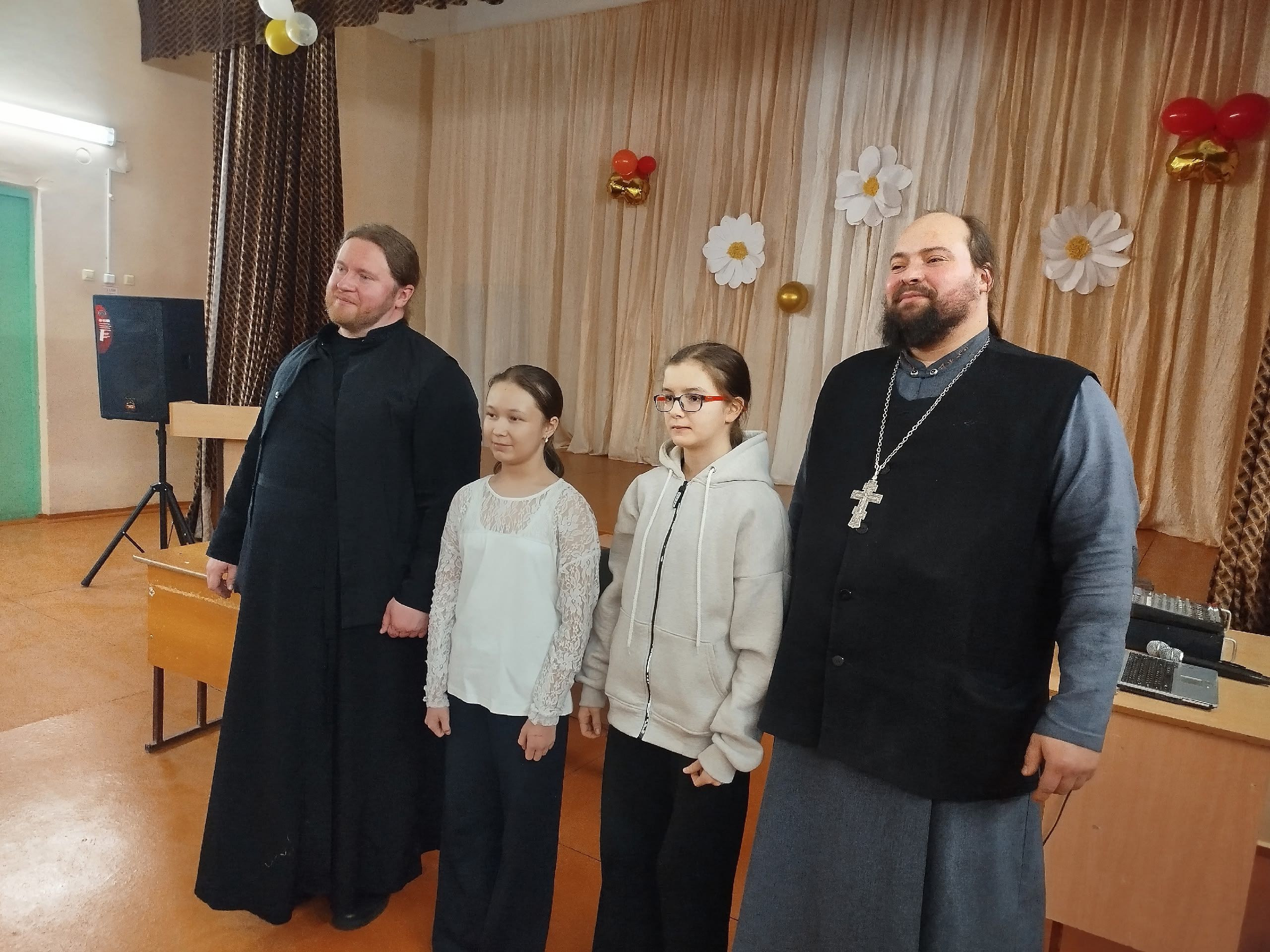 Духовенство приняло участие в праздником концерте, посвященном Дню защитника Отечества