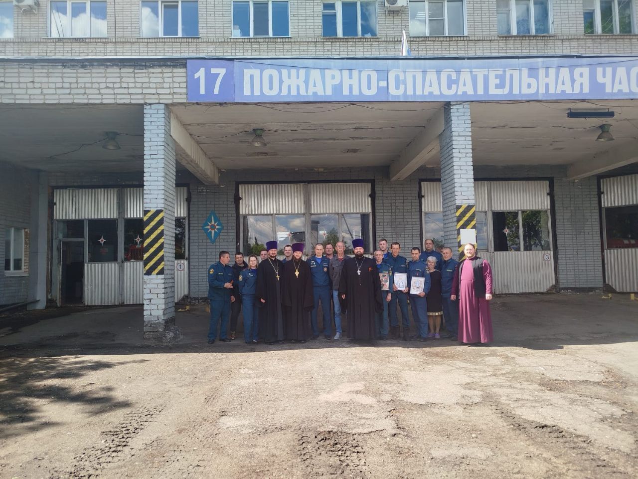 Молебен святителю Никите Новгородскому в пожарной части Алатыря Молебен святителю Никите Новгородскому в пожарной части Алатыря