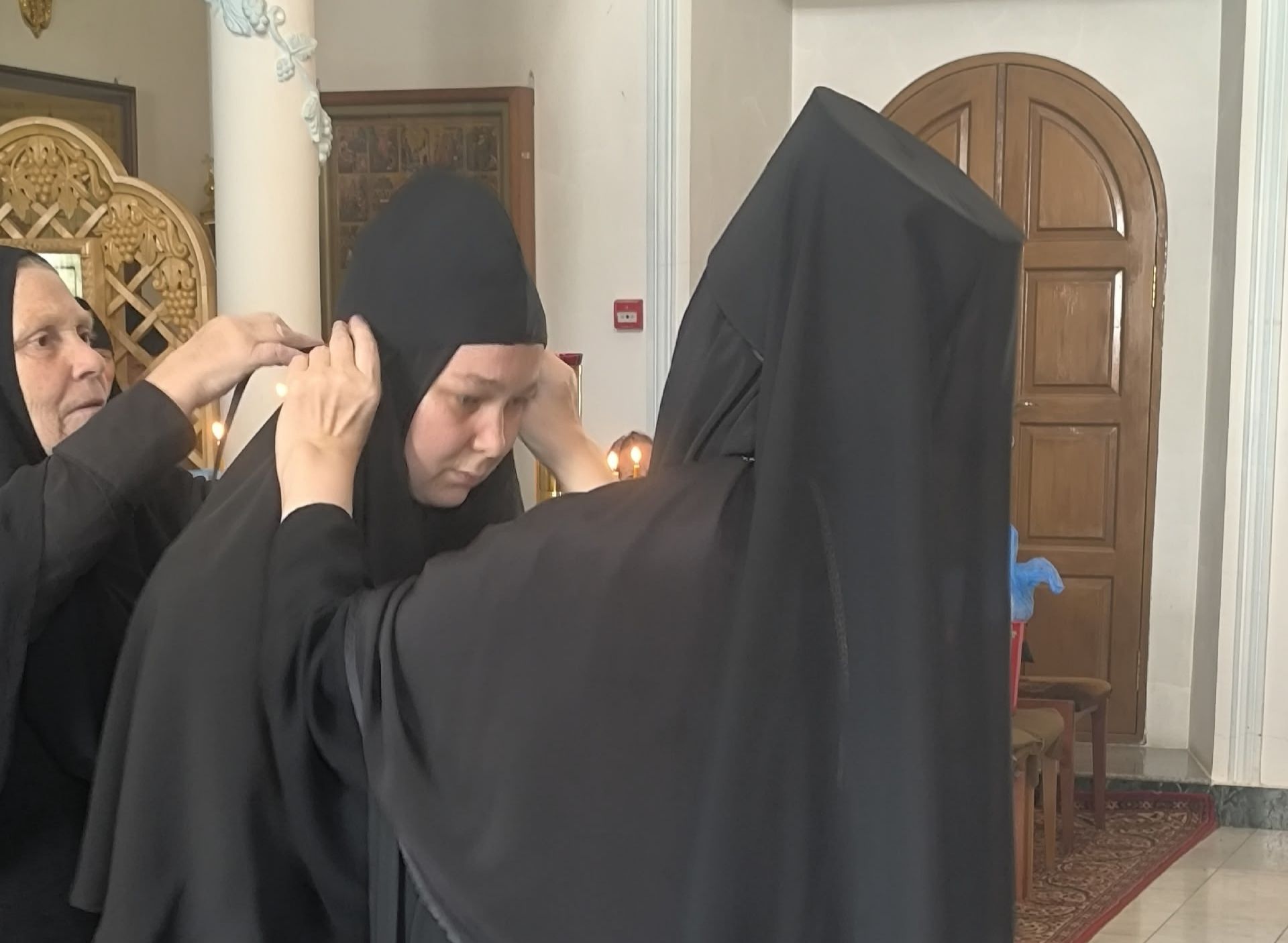 В Киево-Николаевском монастыре города Алатырь послушниц обители в облачили в монашеские одежды