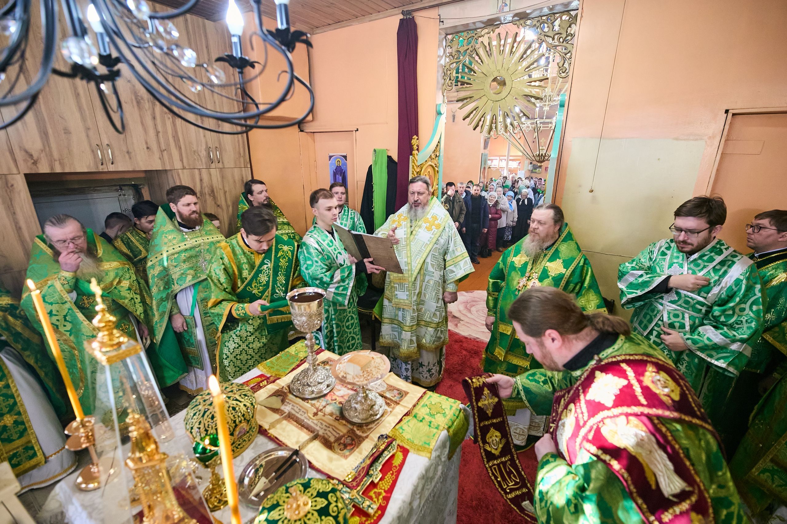 Божественная Литургия в день памяти блаженной Ксении Петербургской в храме святого благоверного великого князя Александра Невского села Батырево