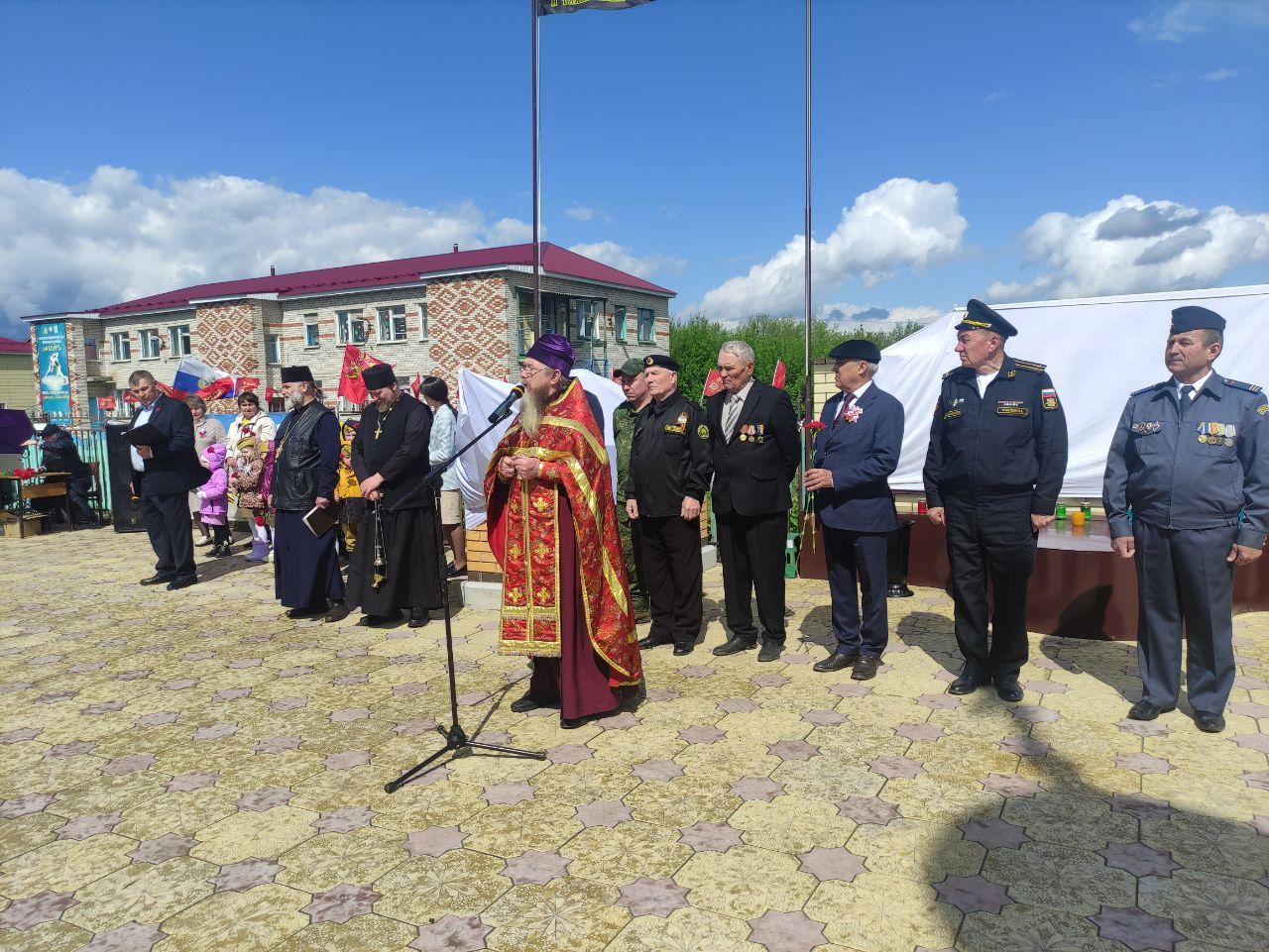 В Старом Ахпердино освятили мемориал в память о воинах-земляках В Старом Ахпердино освятили мемориал в память о воинах-земляках