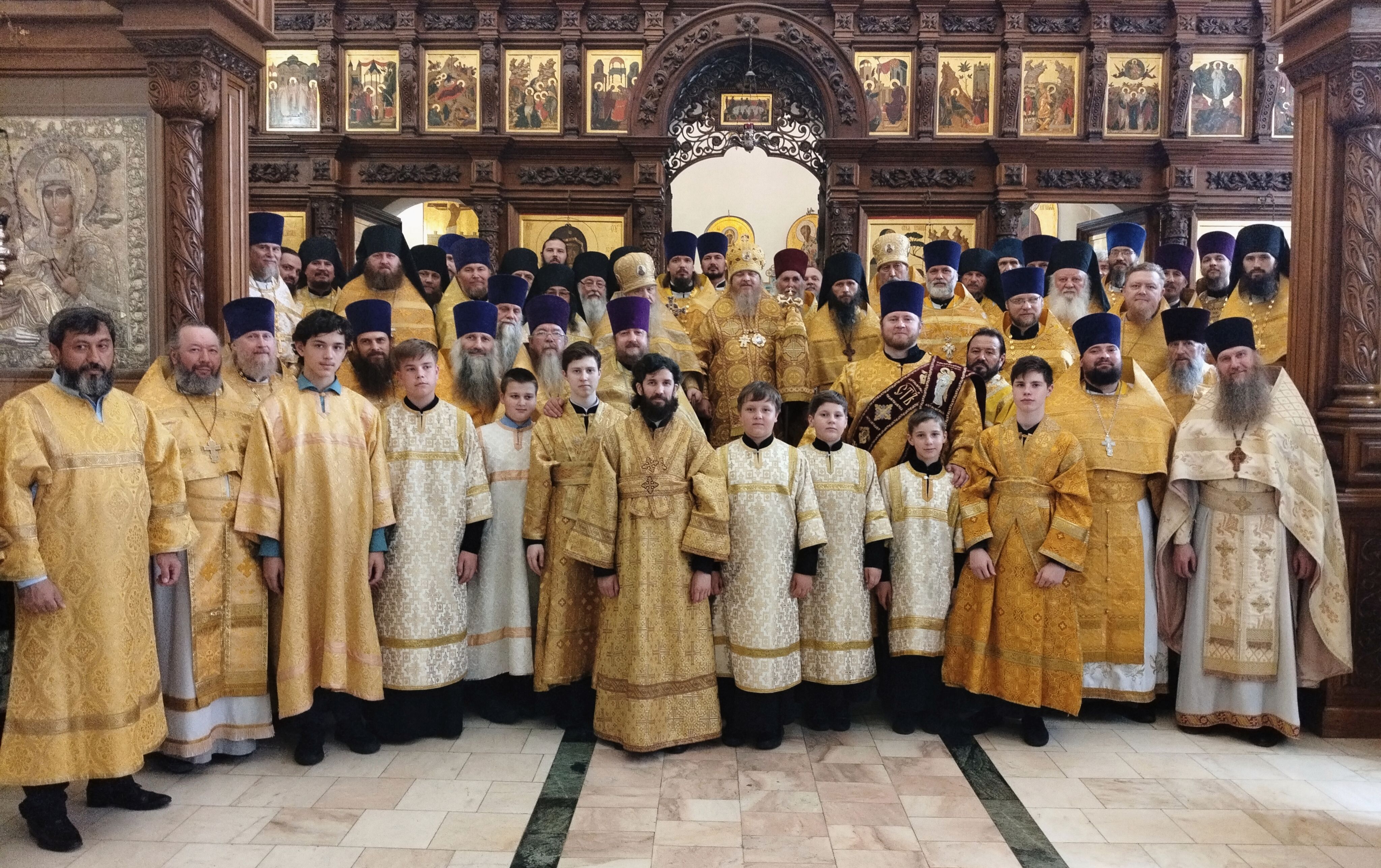 Епископ Алатырский и Порецкий Феодосий в первую годовщину архиерейской хиротонии совершил Божественную Литургию в Свято-Троицком  мужском монастыре г. Алатырь