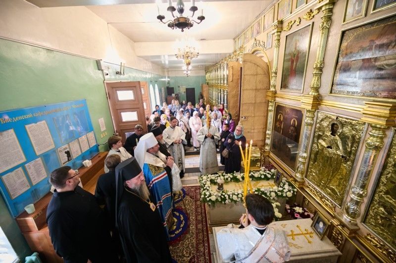 Репортаж "Вести. Чувашия" о панихиде на могиле архиепископа Вениамина (Новицкого) в день 50-летия кончины